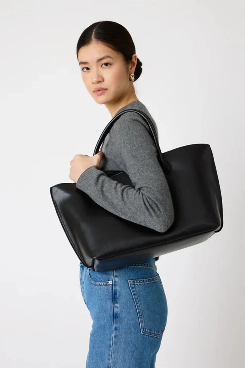 Vesker | The Grace Tote - Solid Black - Image 4