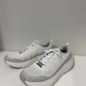 Max Cushioning Delta Hvit